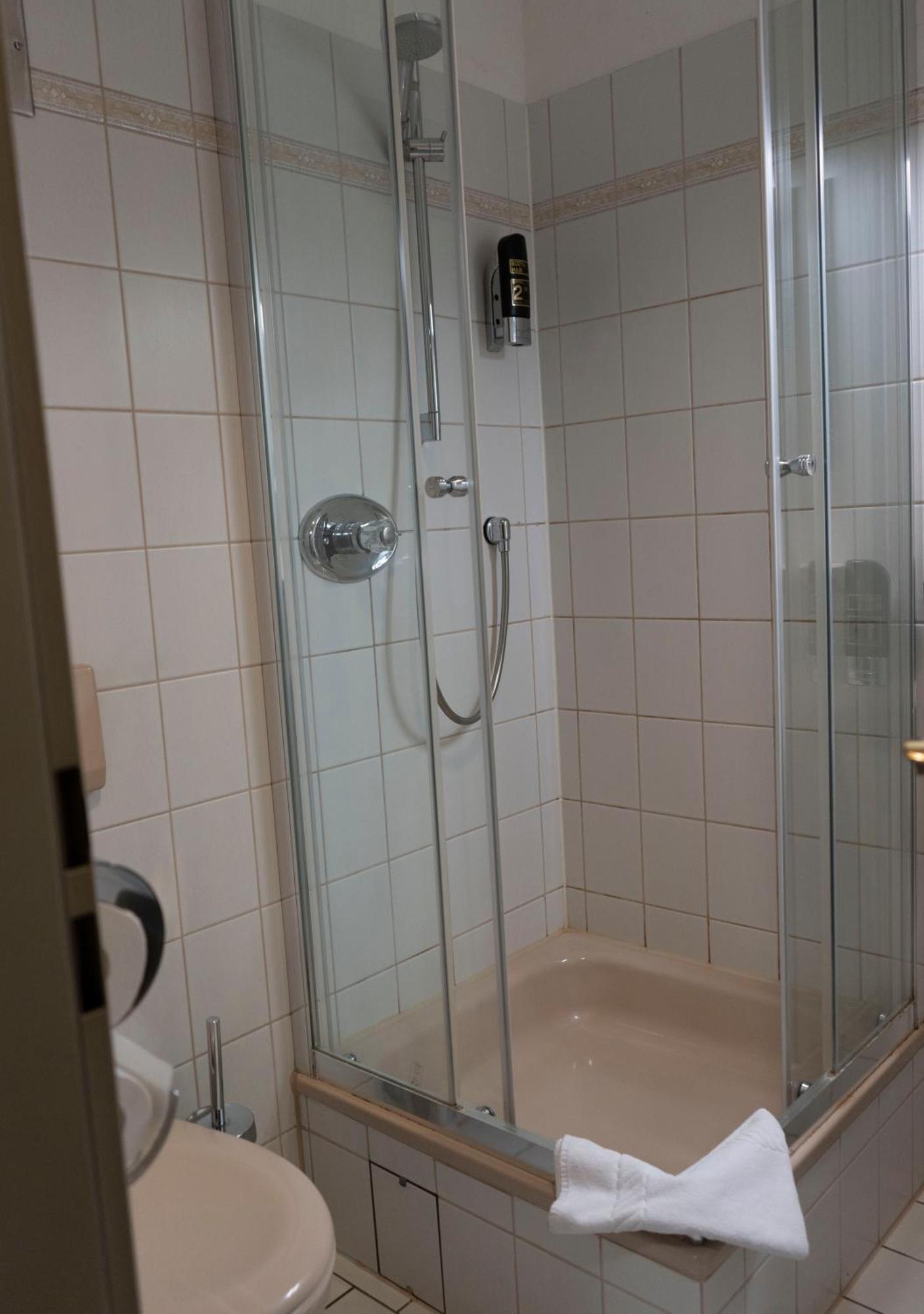 Gaststaette Zur Eiche Hotel Hannover Exterior photo